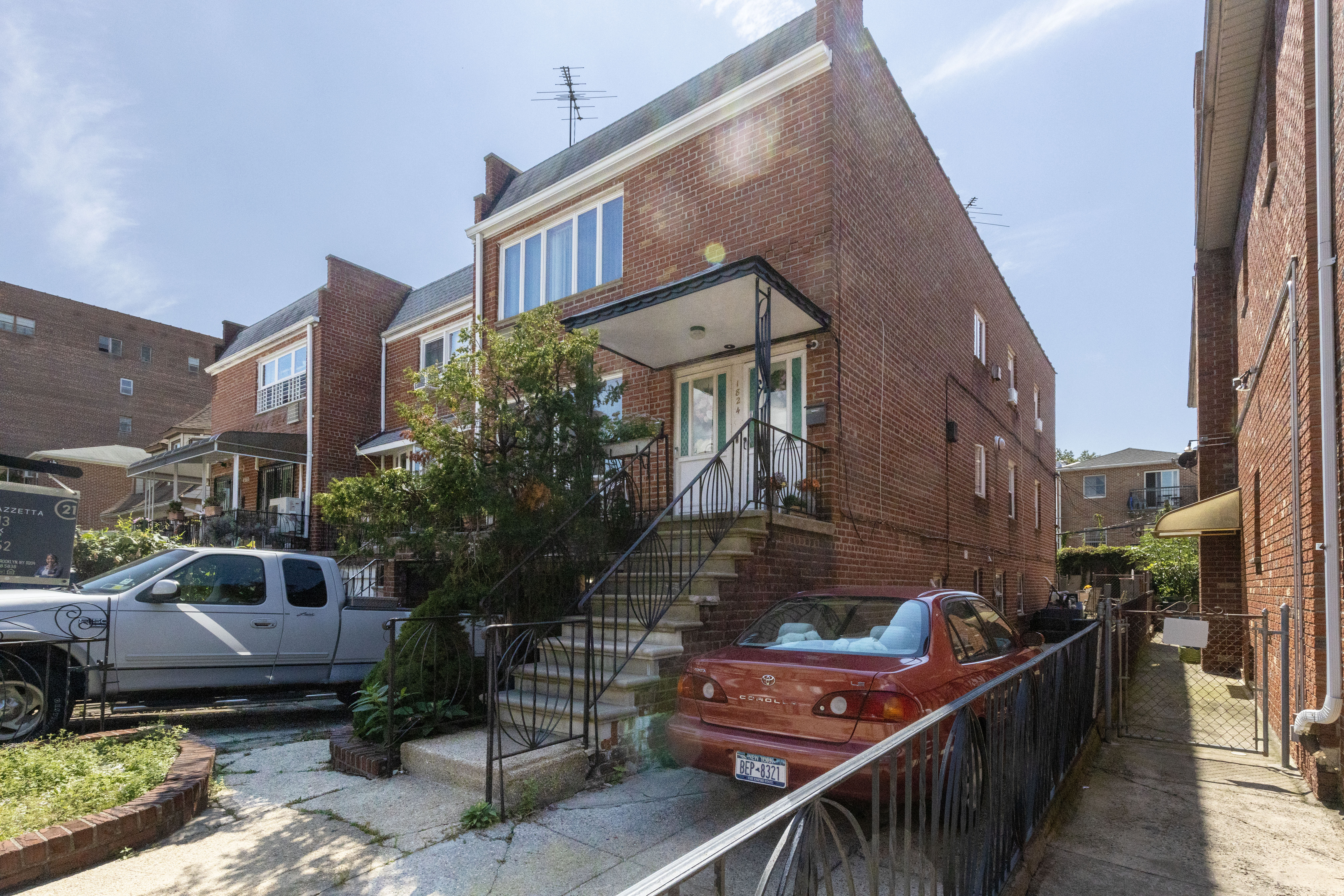 1824 82nd st, Brooklyn, New York, 11214, United States, 7 Bedrooms Bedrooms, ,5 BathroomsBathrooms,Residential,For Sale,1824 82nd st,1341788