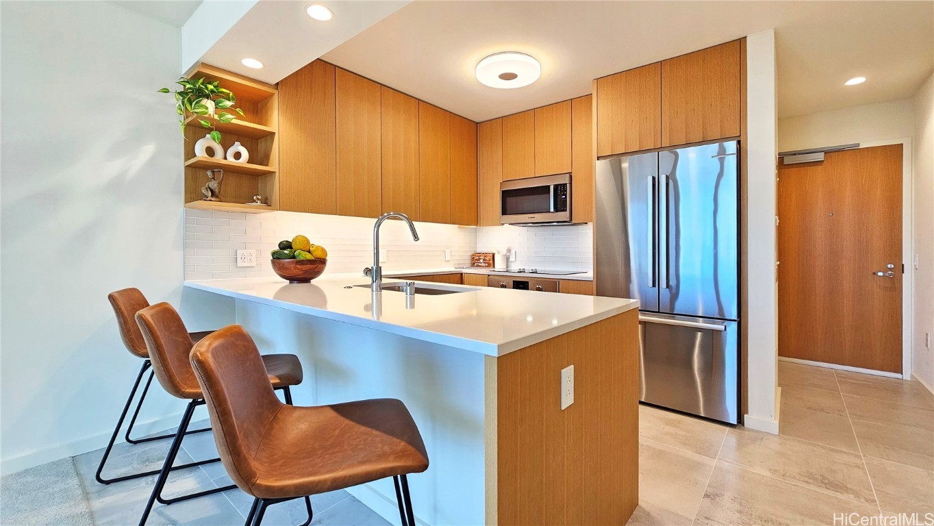 Honolulu, Hawaii, 96814, United States, 2 Bedrooms Bedrooms, ,2 BathroomsBathrooms,Residential,For Sale,1699927