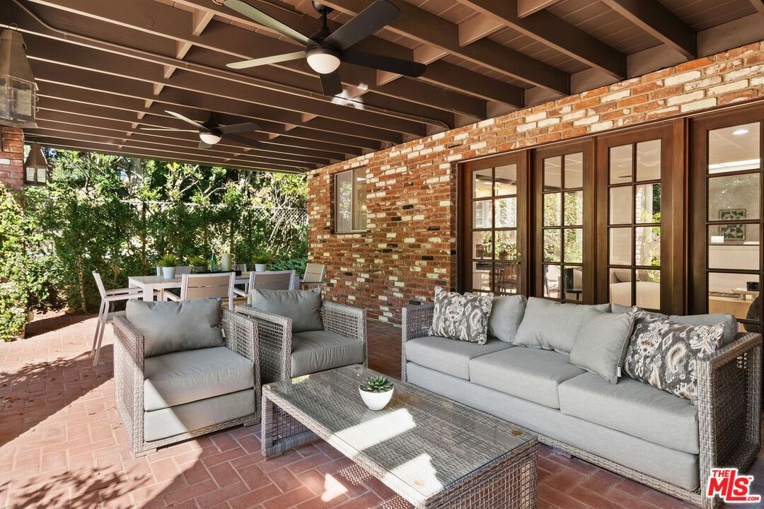 Los Angeles, California, 90049, United States, 3 Bedrooms Bedrooms, ,3 BathroomsBathrooms,Residential,For Sale,1989450