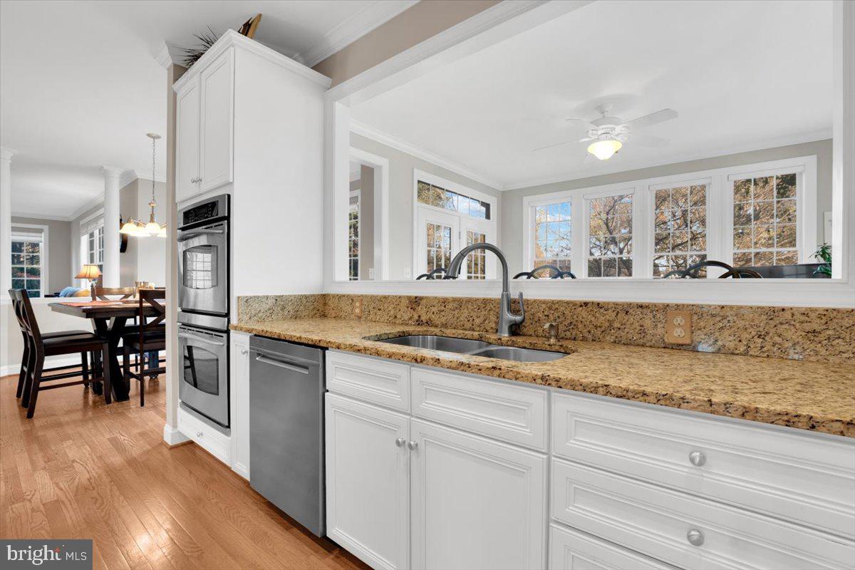 Hamilton, Virginia, 20158, United States, 4 Bedrooms Bedrooms, ,5 BathroomsBathrooms,Residential,For Sale,1987096