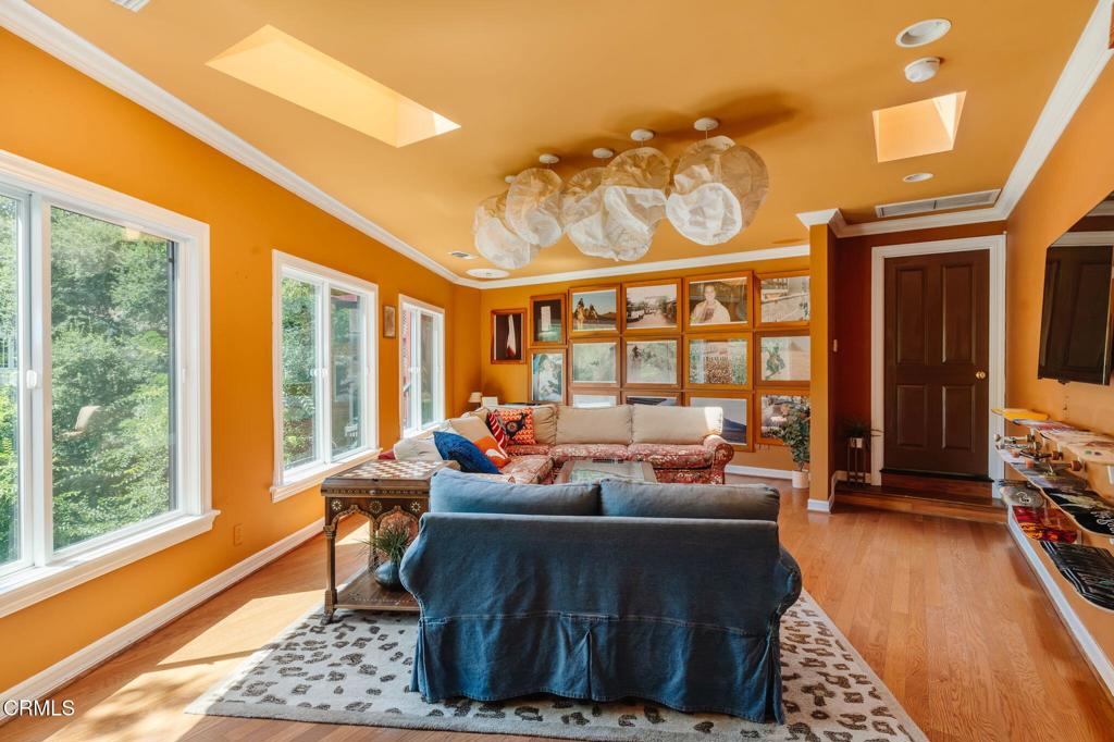 La Canada Flintridge, California, 91011, United States, 4 Bedrooms Bedrooms, ,3 BathroomsBathrooms,Residential,For Sale,1885342