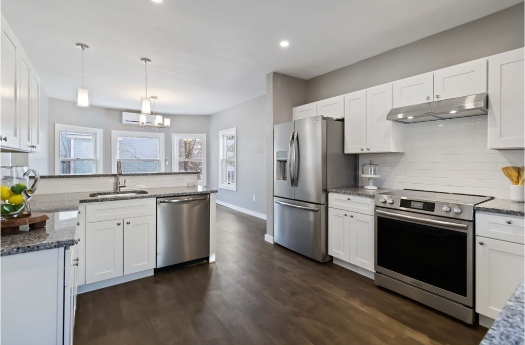 Stoneham, Massachusetts, 02180, United States, 3 Bedrooms Bedrooms, ,2 BathroomsBathrooms,Residential,For Sale,1951167