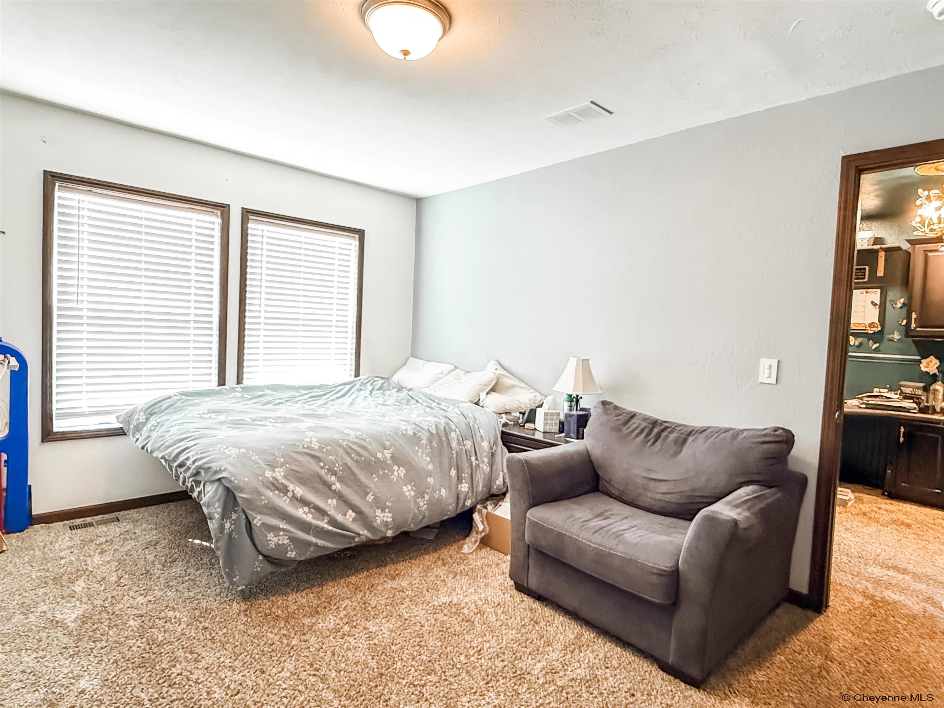 Cheyenne, Wyoming, 82009, United States, 3 Bedrooms Bedrooms, ,2 BathroomsBathrooms,Residential,For Sale,1940836