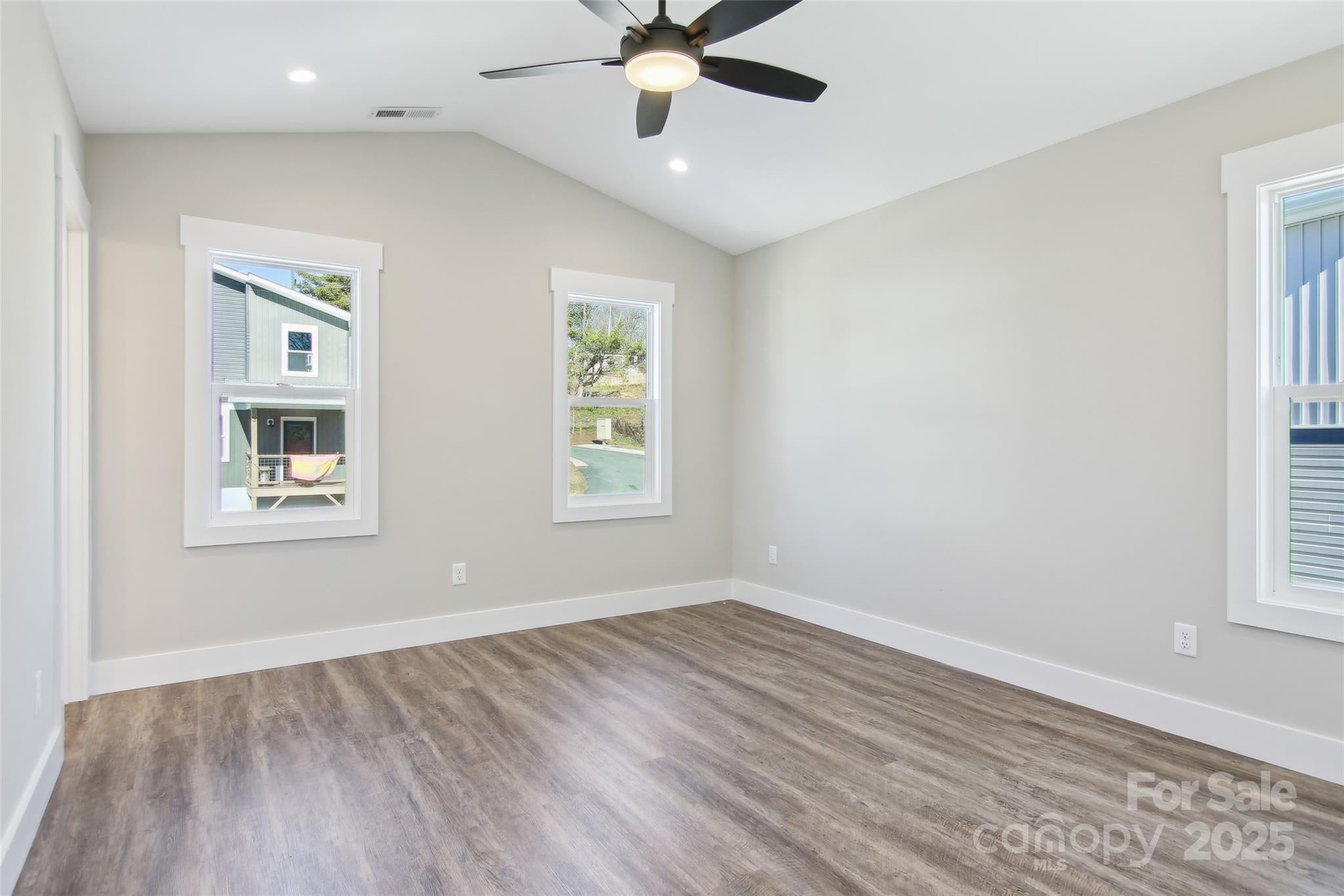 Asheville, North Carolina, 28806, United States, 3 Bedrooms Bedrooms, ,4 BathroomsBathrooms,Residential,For Sale,1915518
