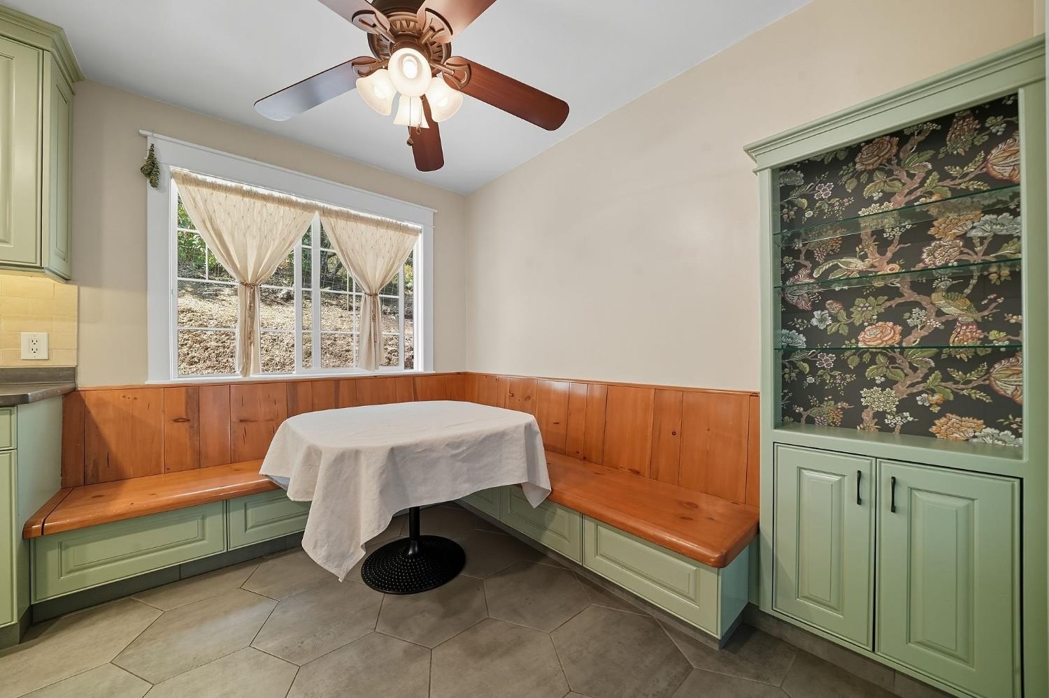 San Andreas, California, 95249, United States, 2 Bedrooms Bedrooms, ,2 BathroomsBathrooms,Residential,For Sale,1980033