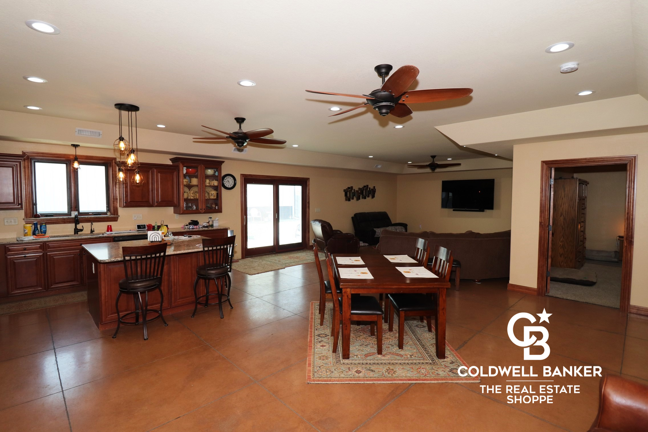 Garden City, Kansas, 67846, United States, 2 Bedrooms Bedrooms, ,Residential,For Sale,1890004