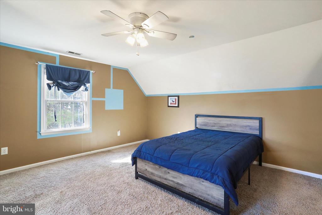 Front Royal, Virginia, 22630, United States, 4 Bedrooms Bedrooms, ,4 BathroomsBathrooms,Residential,For Sale,1994822