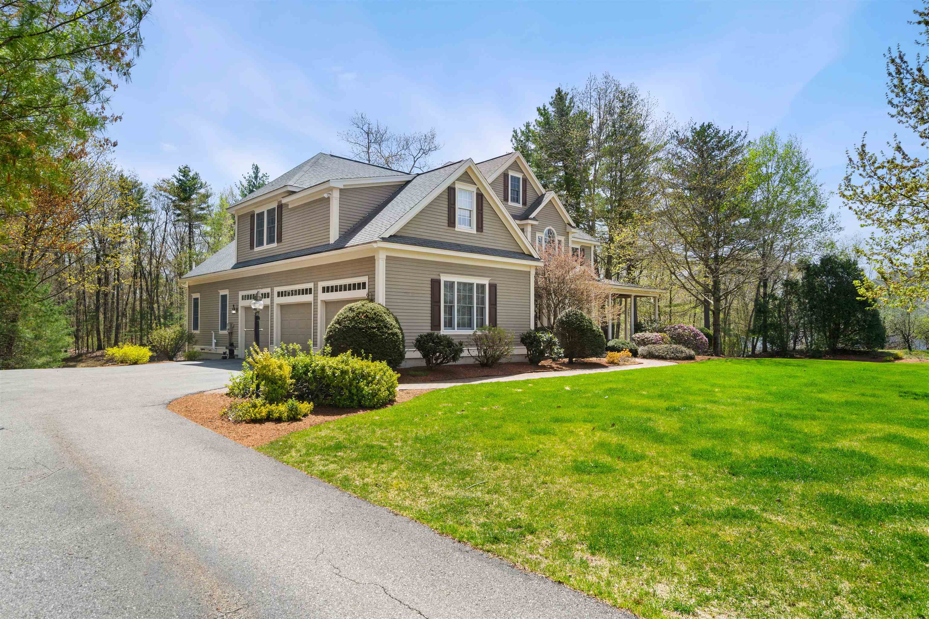 Hollis, New Hampshire, 03049, United States, 4 Bedrooms Bedrooms, ,3 BathroomsBathrooms,Residential,For Sale,1883296