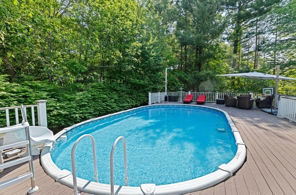 Braintree, Massachusetts, 02184, United States, 5 Bedrooms Bedrooms, ,4 BathroomsBathrooms,Residential,For Sale,1857635