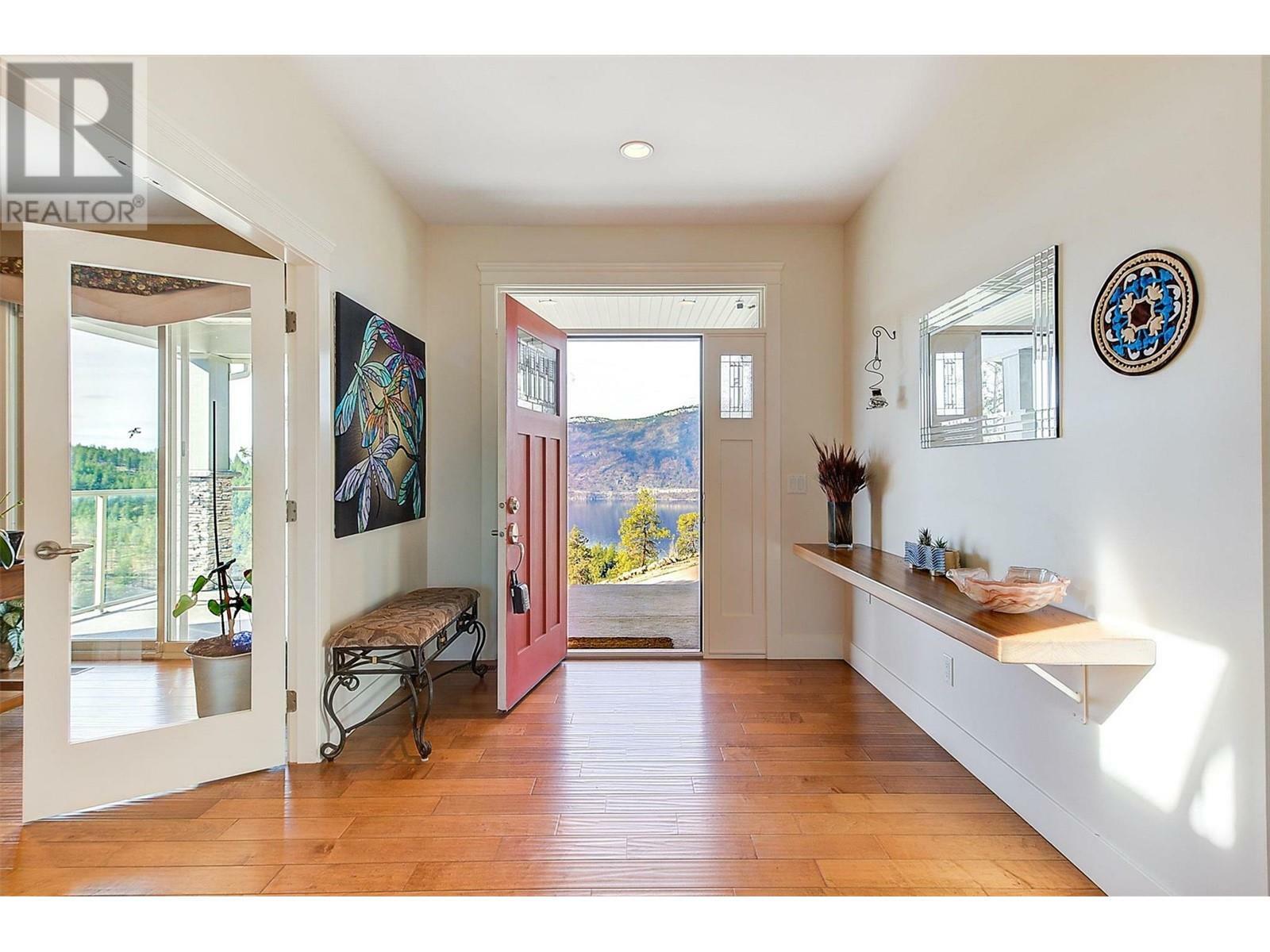 KELOWNA, British Columbia, V1V 2R1, CA, 4 Bedrooms Bedrooms, ,3 BathroomsBathrooms,Residential,For Sale,1839022
