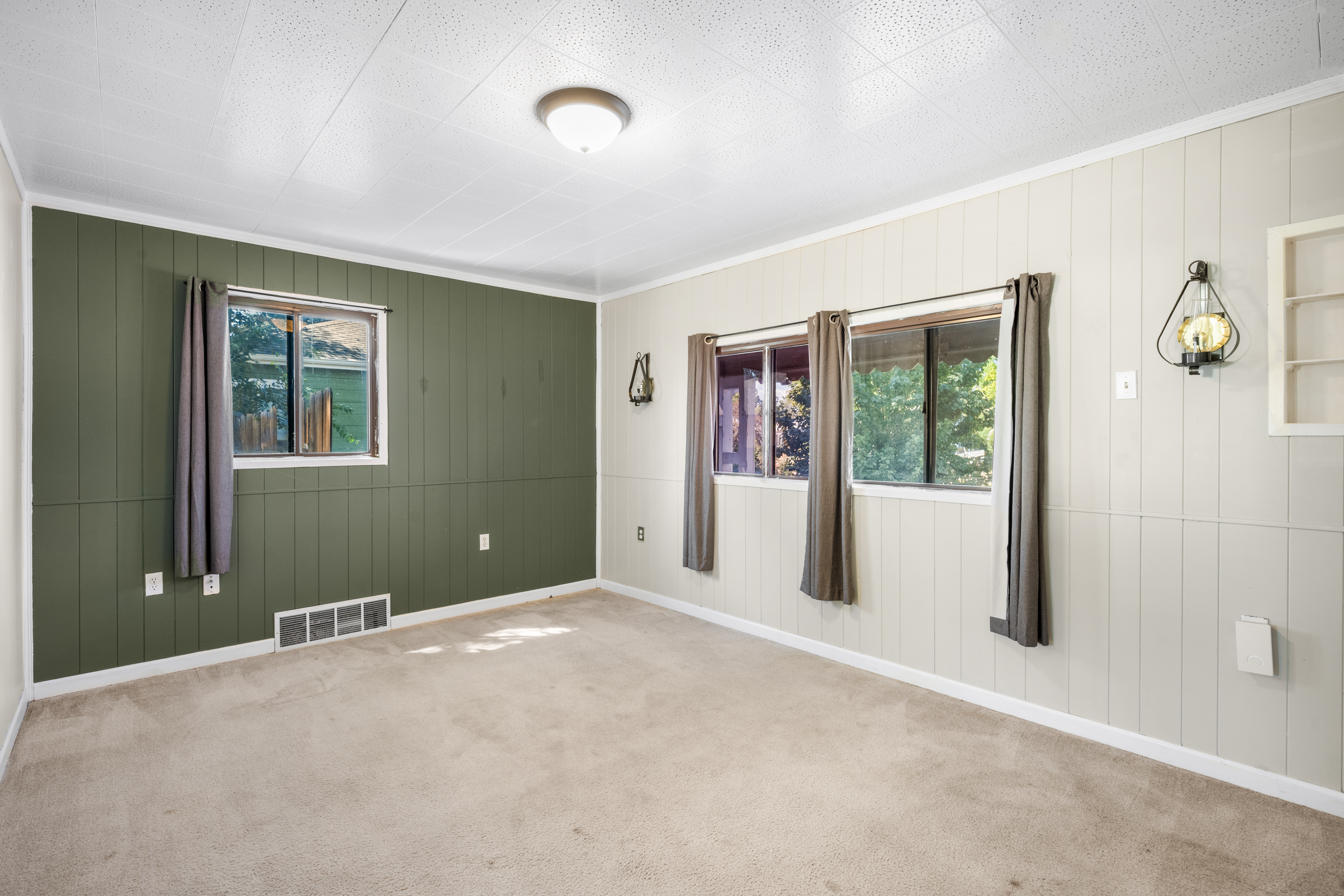  5 Bedroom Home Just Steps From Huston Lake Park - 物件實景