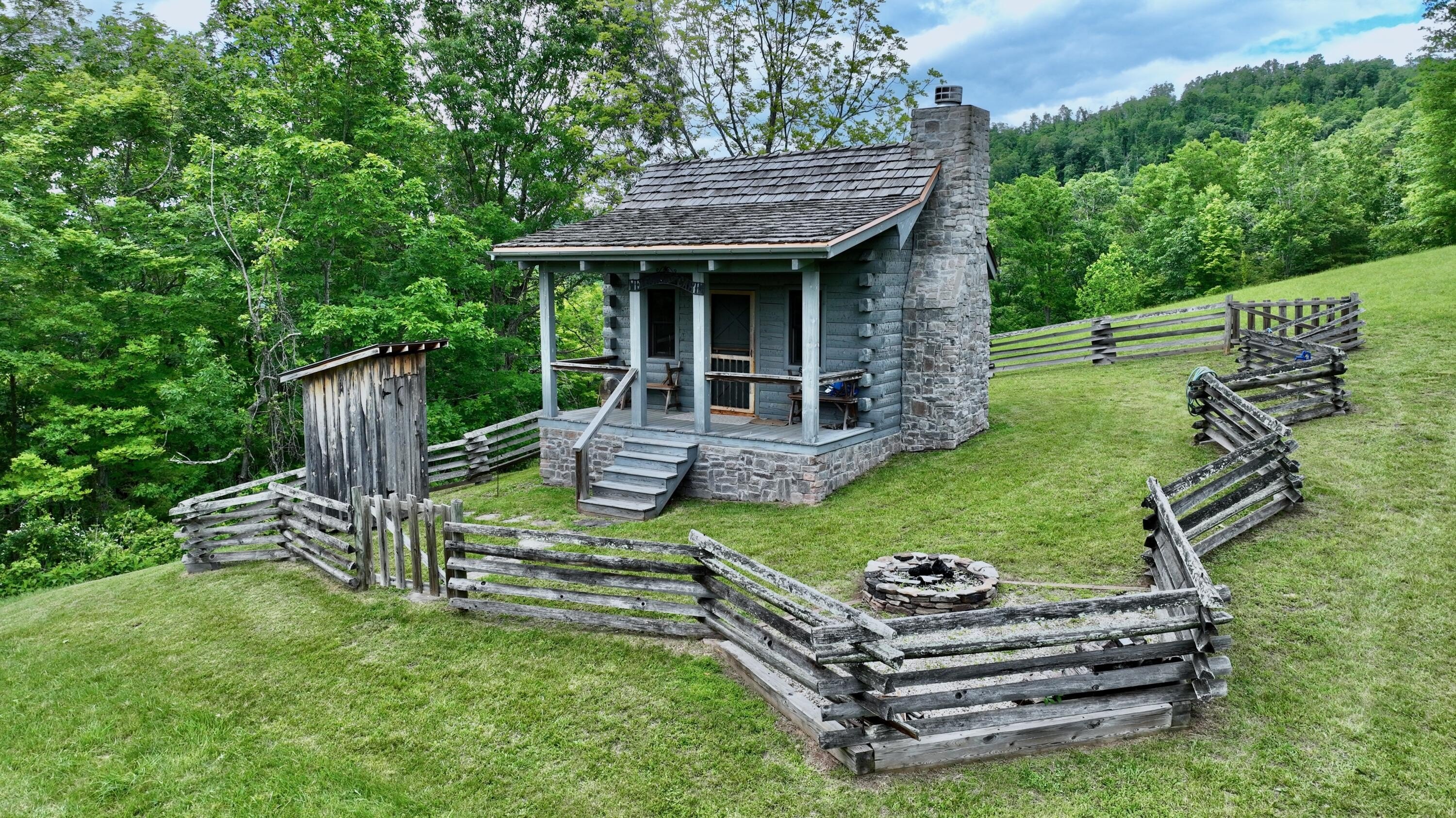 Hinton, West Virginia, 25951, United States, 3 Bedrooms Bedrooms, ,2 BathroomsBathrooms,Residential,For Sale,1847194