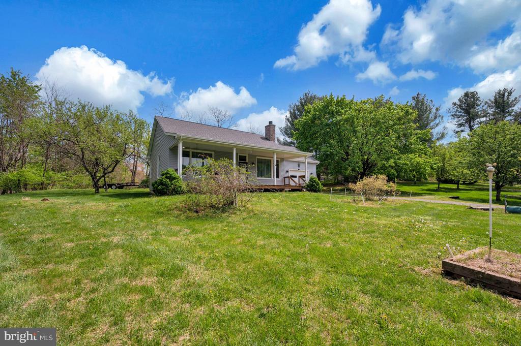 Linden, Virginia, 22642, United States, 5 Bedrooms Bedrooms, ,4 BathroomsBathrooms,Residential,For Sale,2037897