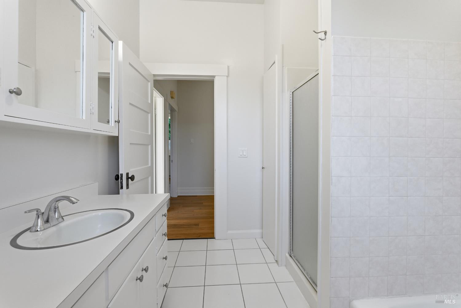 Corte Madera, California, 94925, United States, 6 Bedrooms Bedrooms, ,3 BathroomsBathrooms,Residential,For Sale,1986479