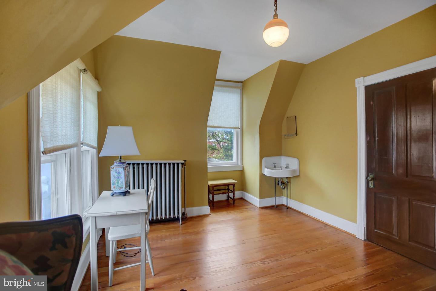 144 W Main Street, Waynesboro, Pennsylvania, 17268, United States, 7 Bedrooms Bedrooms, ,4 BathroomsBathrooms,Residential,For Sale,144 W Main Street,1662574