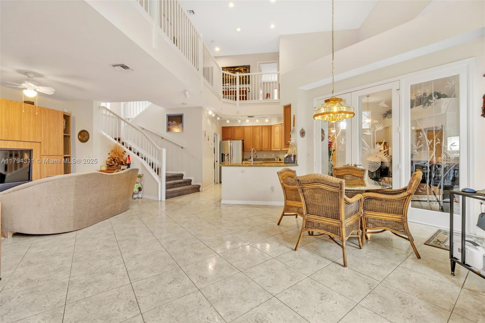 Davie, Florida, 33328, United States, 5 Bedrooms Bedrooms, ,4 BathroomsBathrooms,Residential,For Sale,1793011