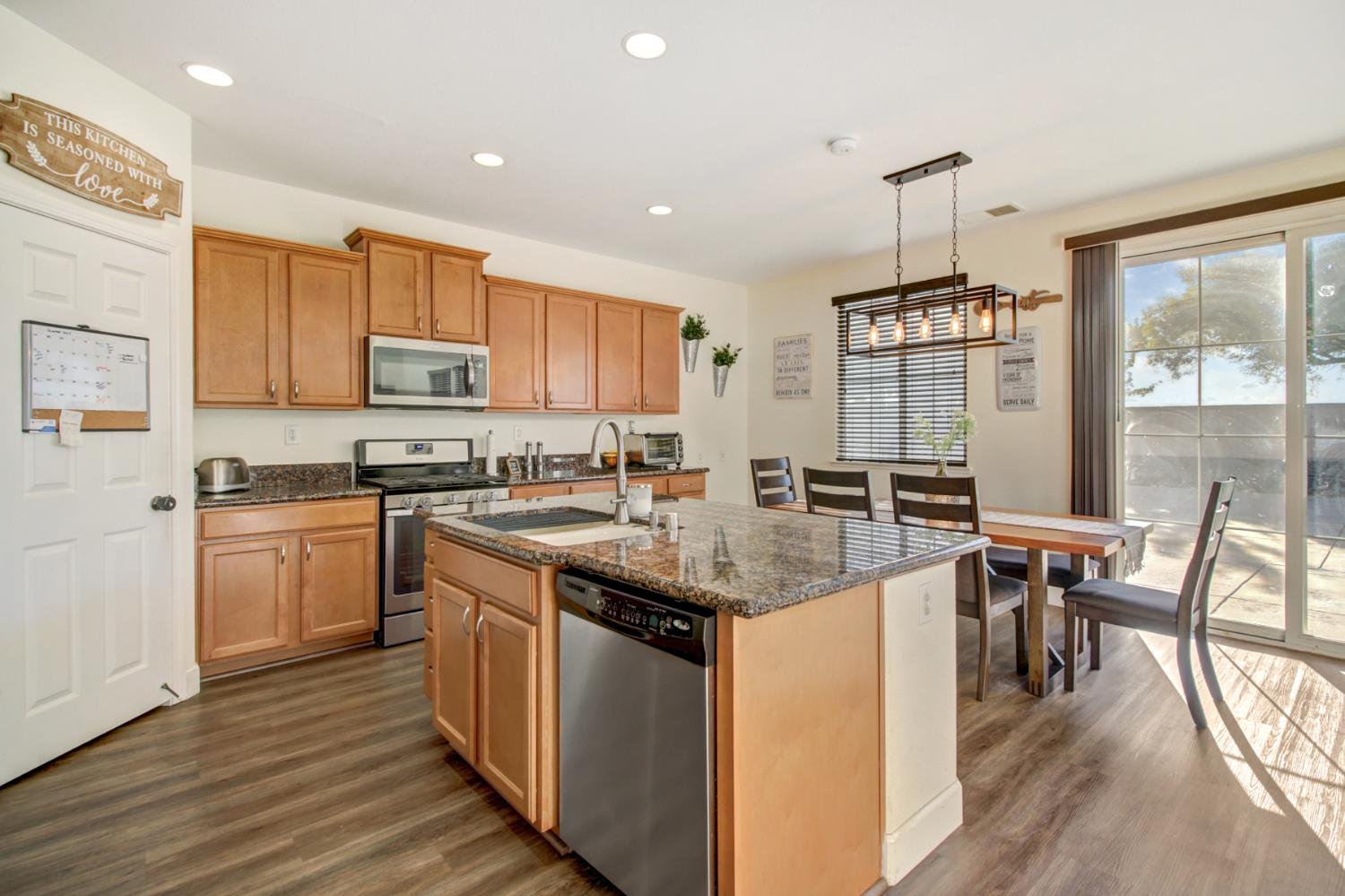 Lincoln, California, 95648, United States, 4 Bedrooms Bedrooms, ,3 BathroomsBathrooms,Residential,For Sale,1991044