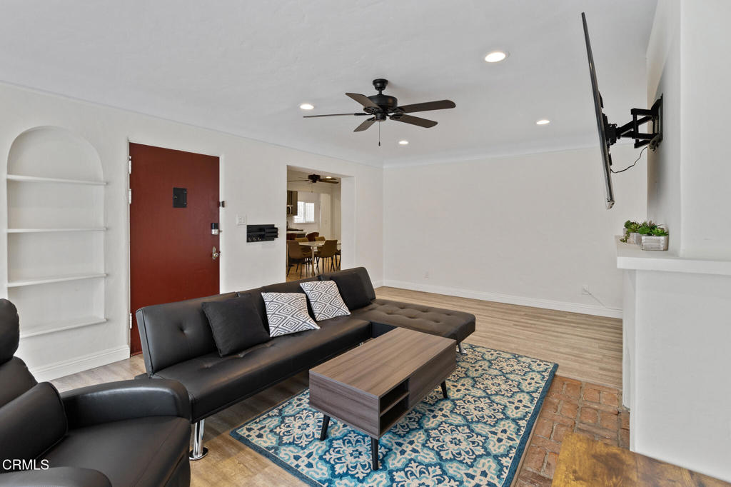 Los Angeles, California, 90035, United States, ,Residential,For Sale,1691195