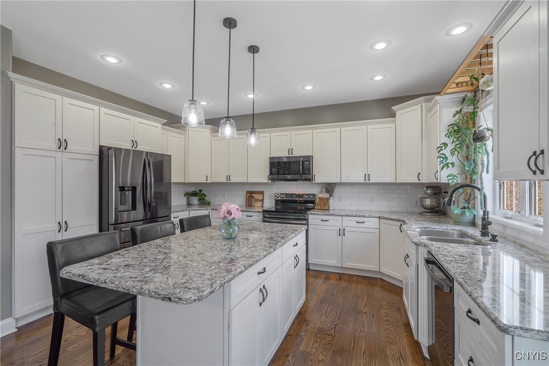 Oswego, New York, 13126, United States, 4 Bedrooms Bedrooms, ,4 BathroomsBathrooms,Residential,For Sale,1987405