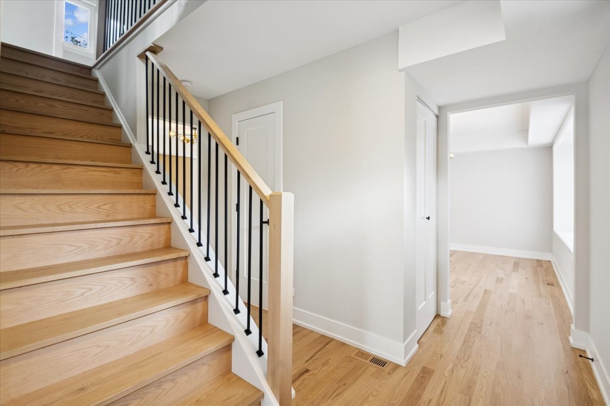 Naperville, Illinois, 60565, United States, 4 Bedrooms Bedrooms, ,3 BathroomsBathrooms,Residential,For Sale,1932605