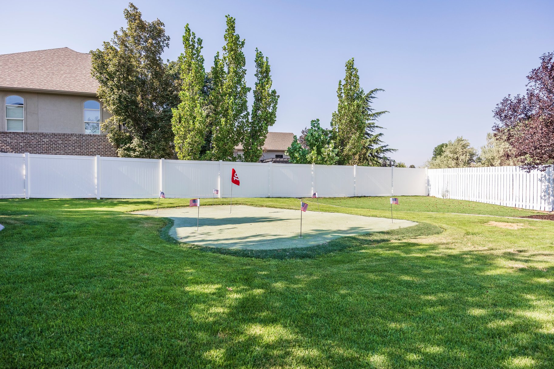  Timeless Draper Brick Rambler with 4-Car Garage and Saltwater Pool - 物件實景