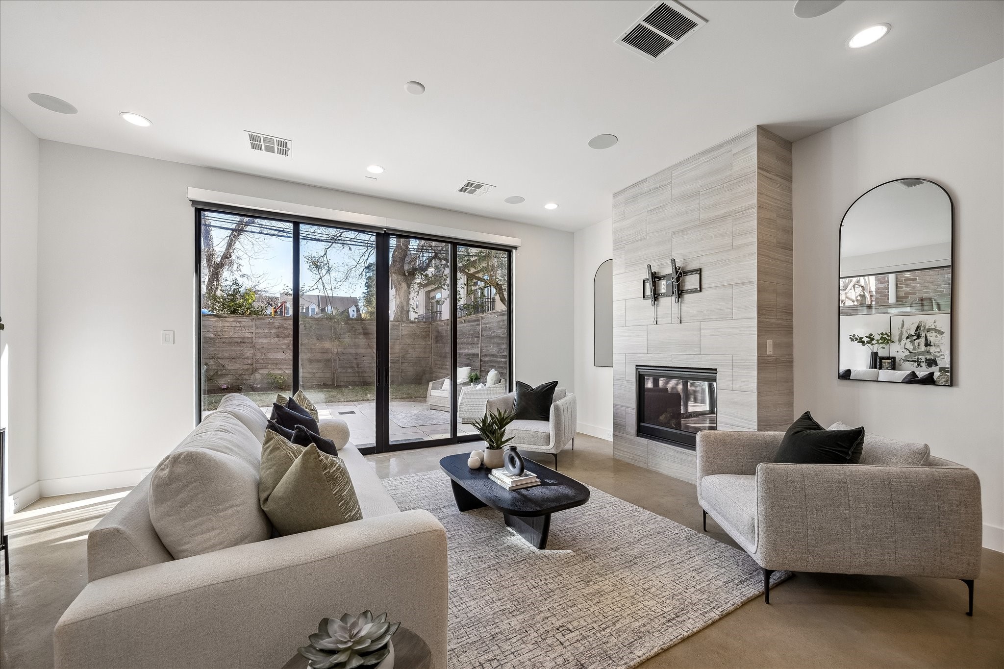  2147 Harold Street - 物件實景