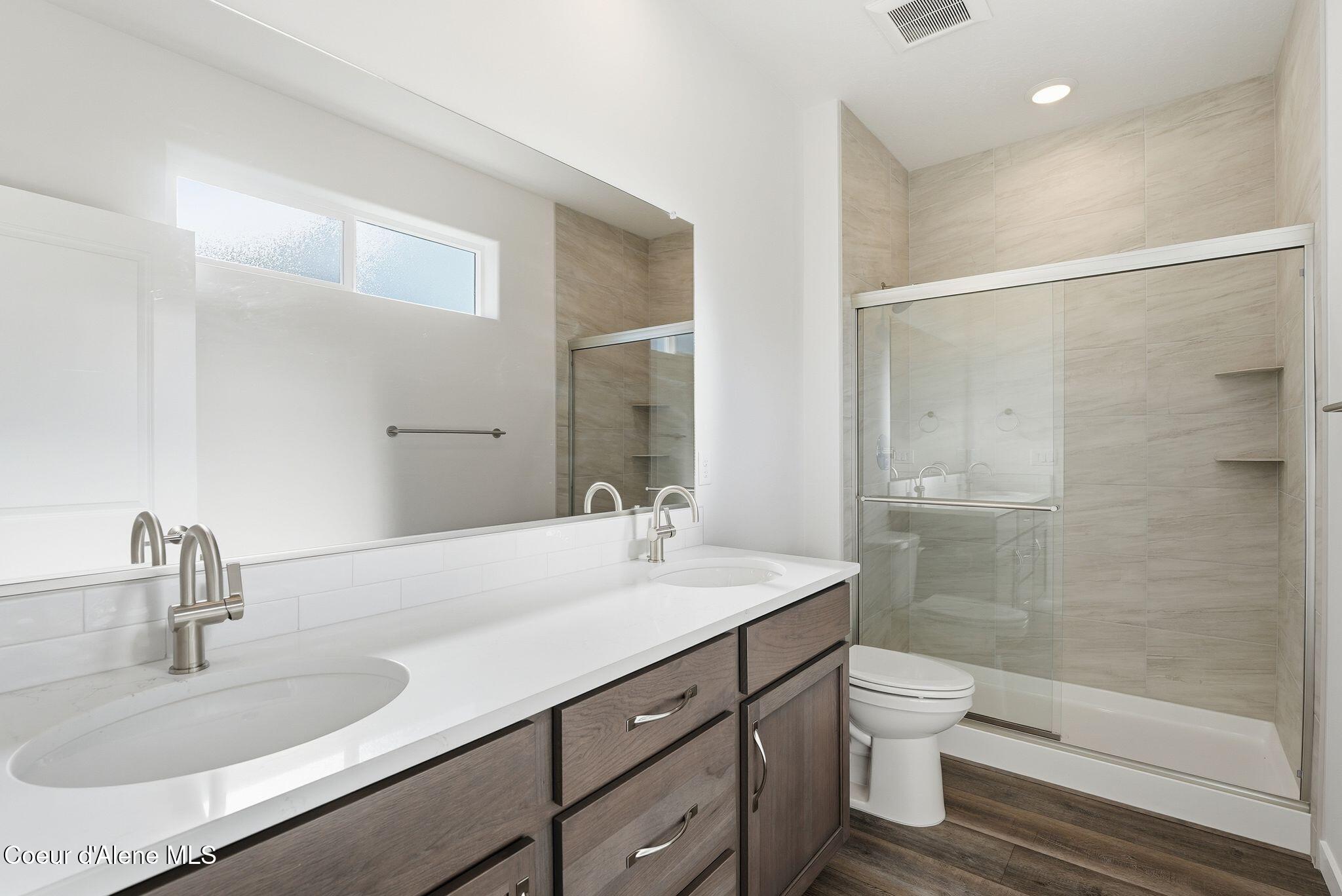 Coeur D'alene, Idaho, 83815, United States, 2 Bedrooms Bedrooms, ,Residential,For Sale,1991054