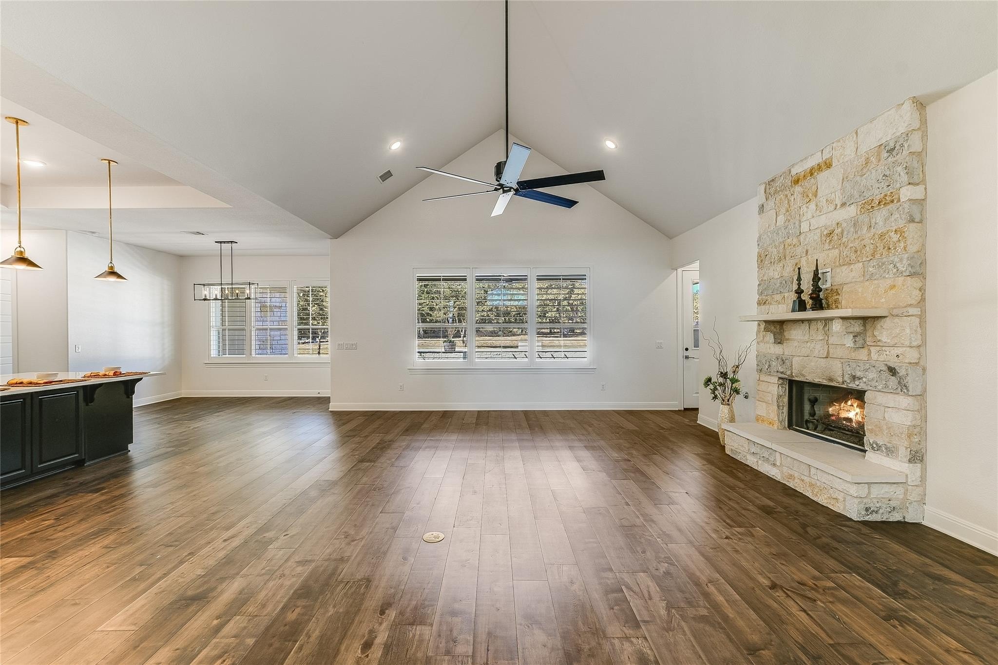 Georgetown, Texas, 78633, United States, 4 Bedrooms Bedrooms, ,3 BathroomsBathrooms,Residential,For Sale,1982039