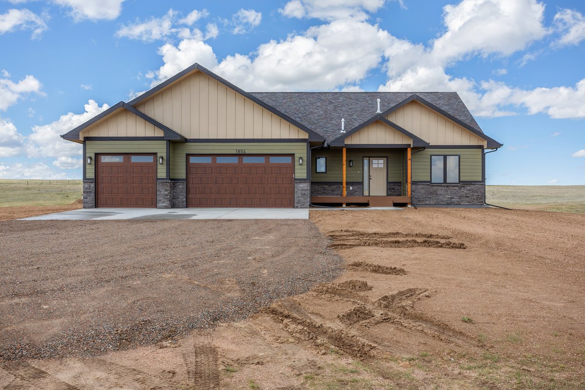 Cheyenne, Wyoming, 82009, United States, 3 Bedrooms Bedrooms, ,2 BathroomsBathrooms,Residential,For Sale,1905724