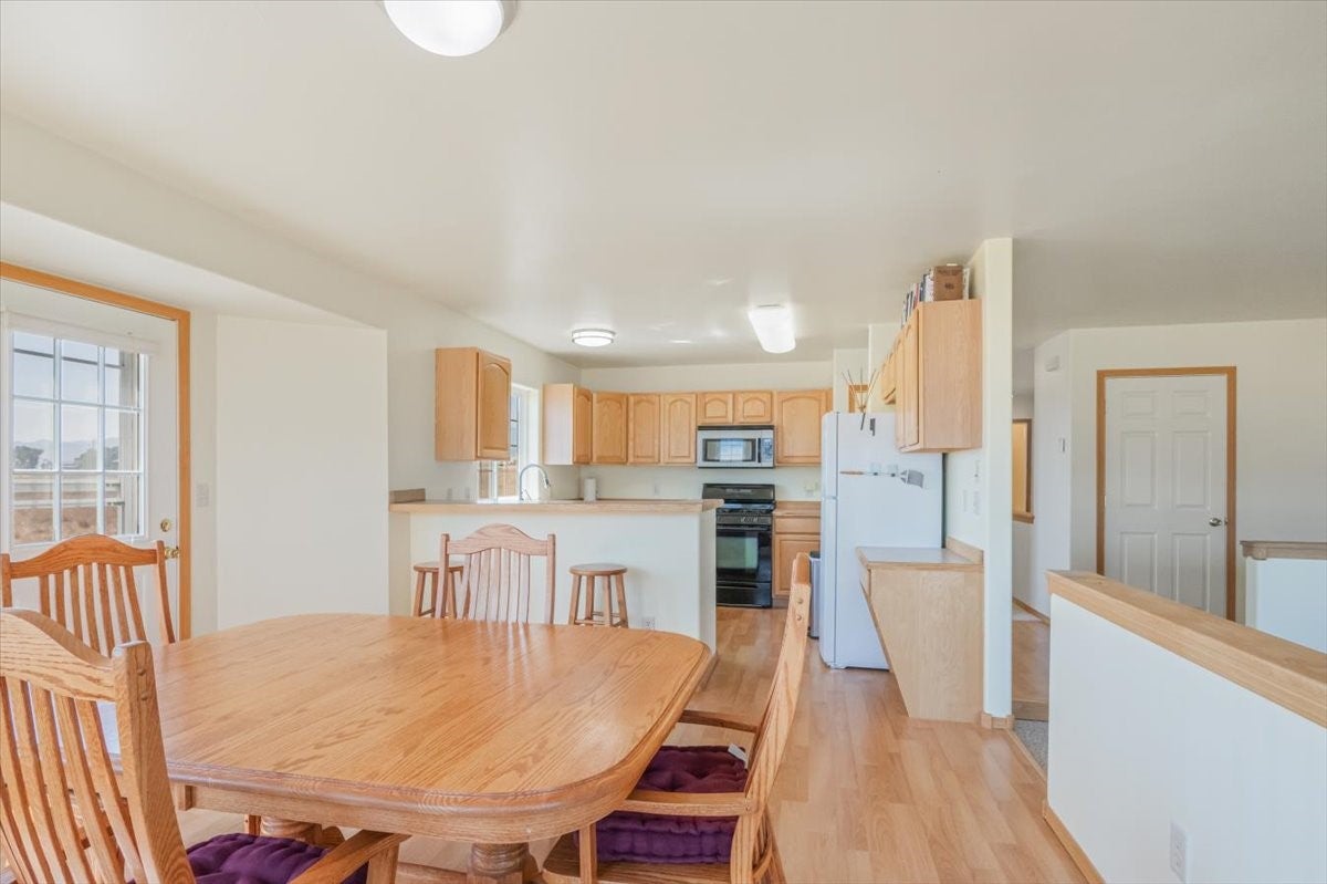 Whitehall, Montana, 59759, United States, 3 Bedrooms Bedrooms, ,2 BathroomsBathrooms,Residential,For Sale,2001954