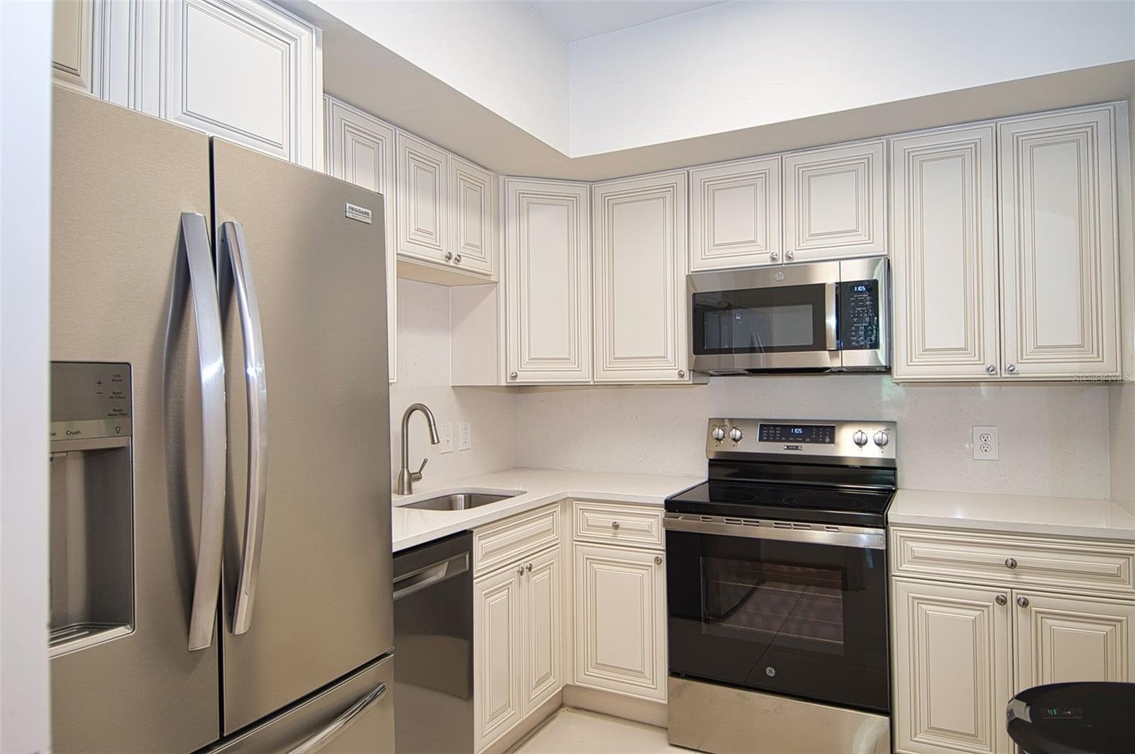 CLEARWATER BEACH, Florida, 33767, United States, 3 Bedrooms Bedrooms, ,3 BathroomsBathrooms,Residential,For Sale,1976506