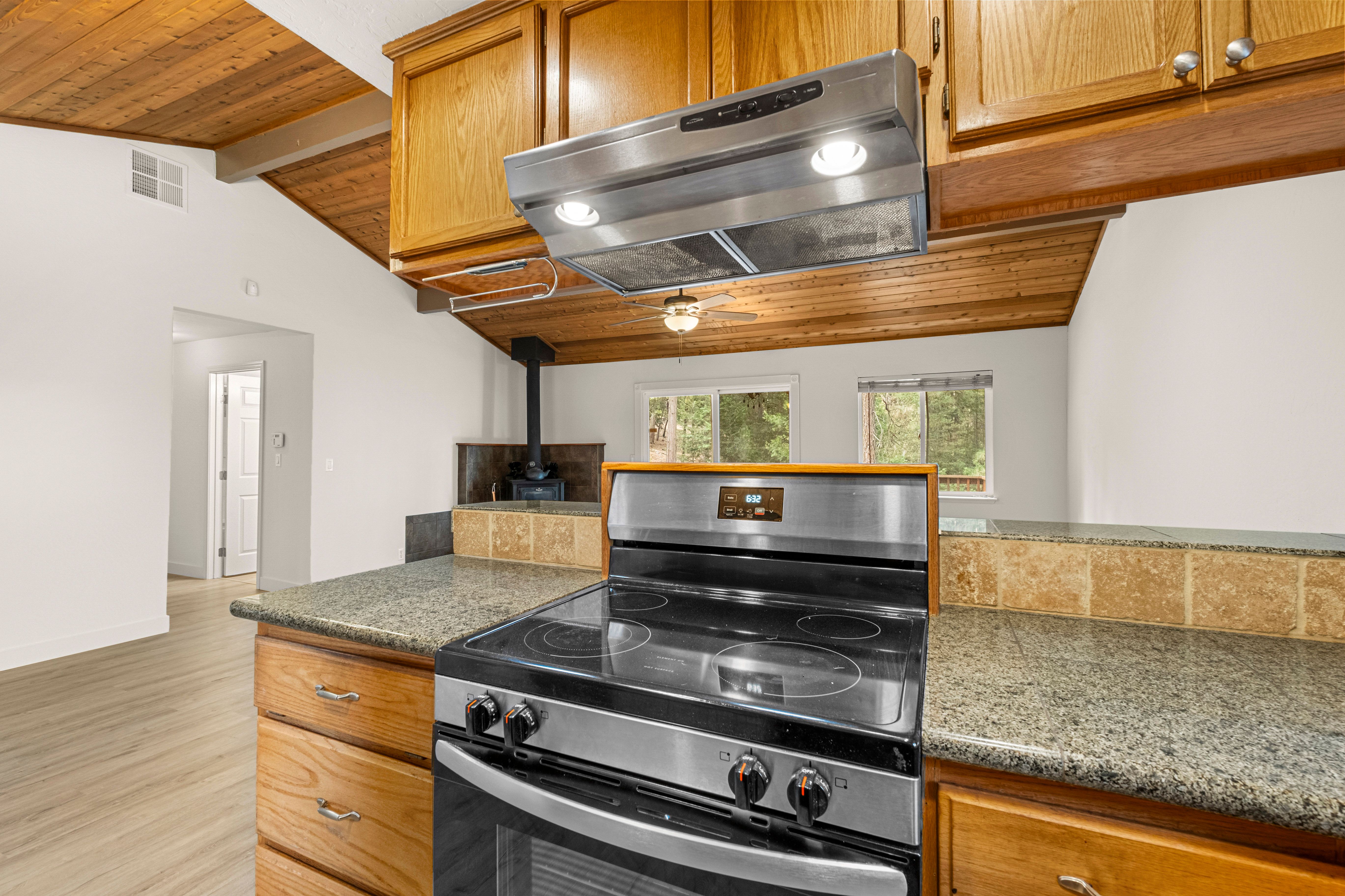  5648 Sierra Springs Drive, Pollock Pines, CA 95726 - 物件實景