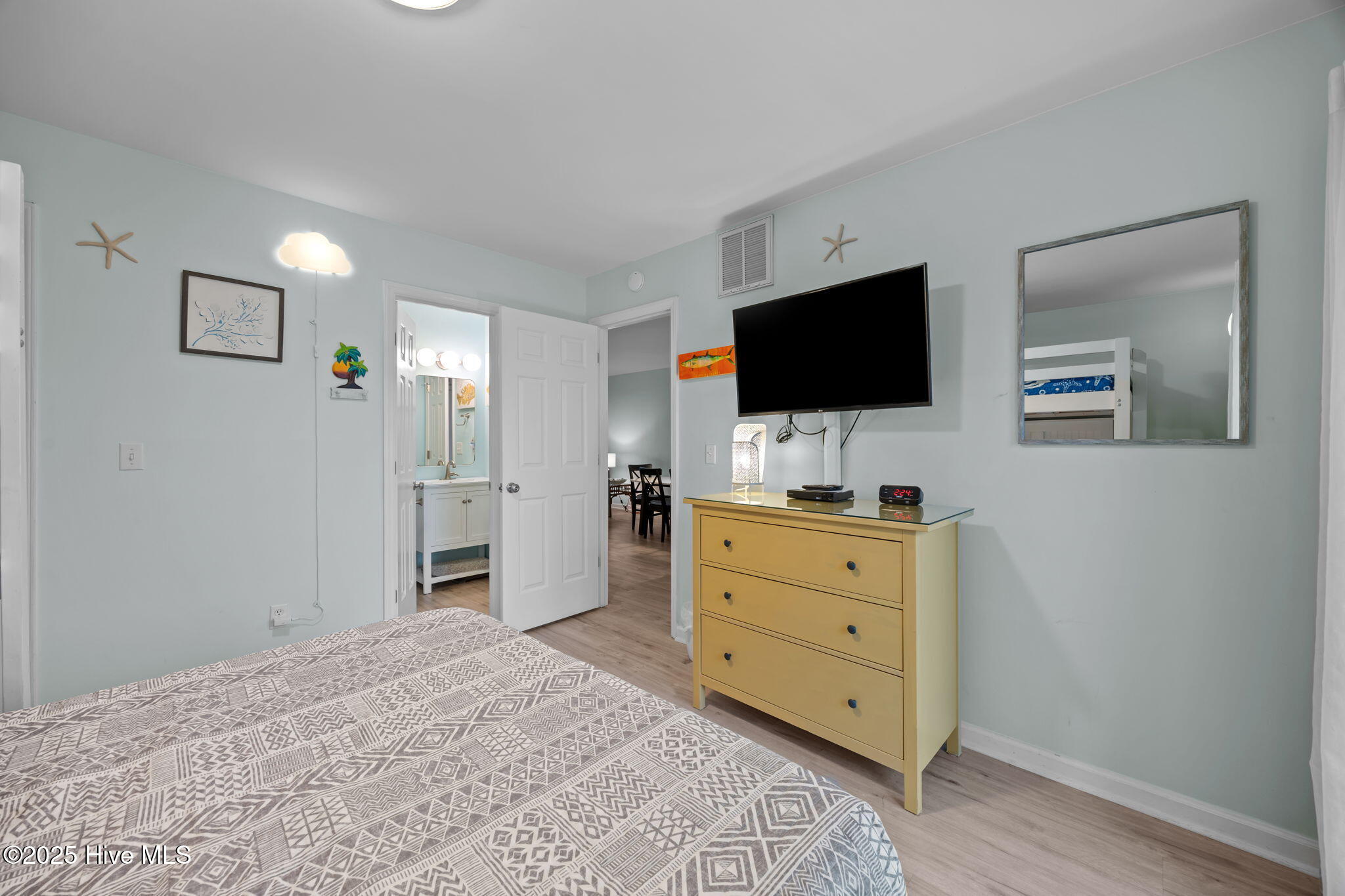 Carolina Beach, North Carolina, 28428, United States, 2 Bedrooms Bedrooms, ,2 BathroomsBathrooms,Residential,For Sale,2005552