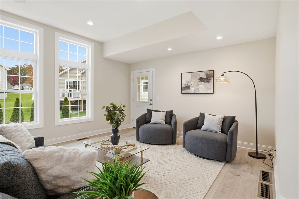 Wilbraham, Massachusetts, 01095, United States, 2 Bedrooms Bedrooms, ,2 BathroomsBathrooms,Residential,For Sale,1987611