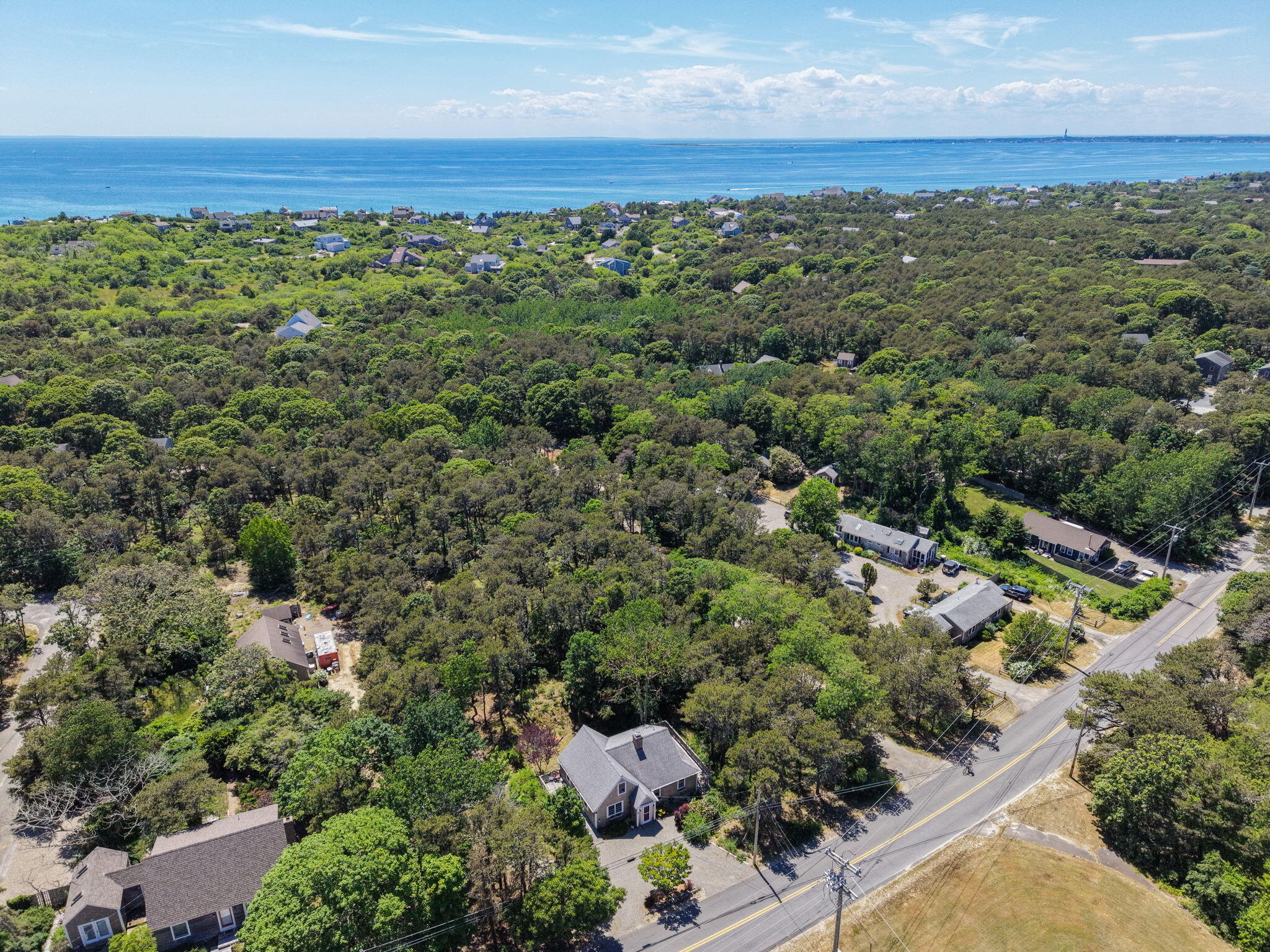  Move-In Ready Comfort on a Beautifully Wooded Acre-Plus Setting - 物件實景