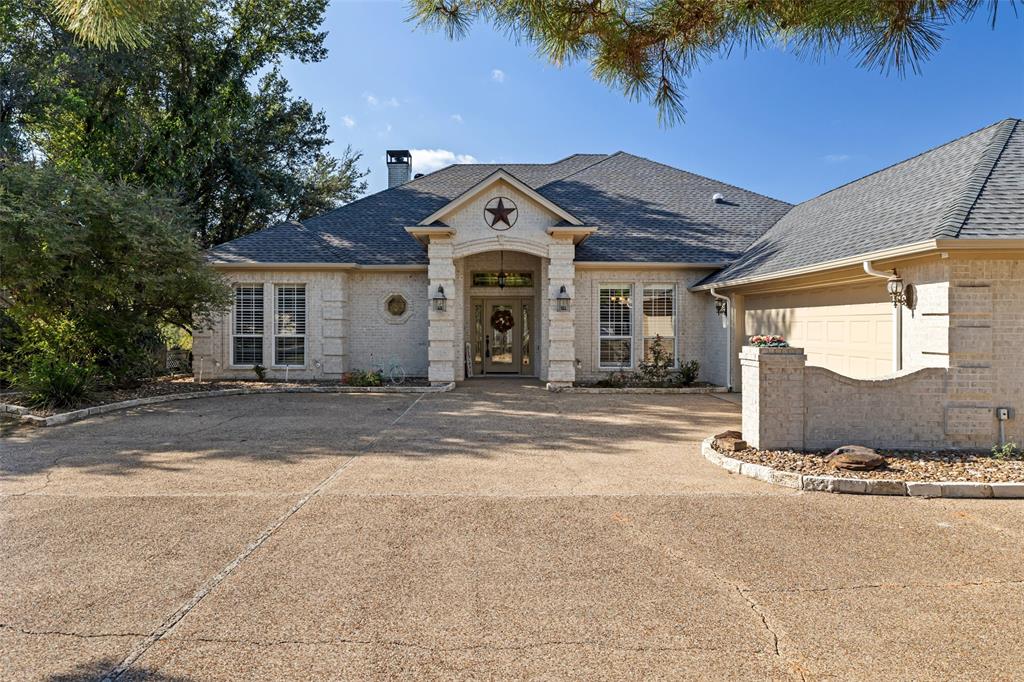 Granbury, Texas, 76049, United States, 3 Bedrooms Bedrooms, ,3 BathroomsBathrooms,Residential,For Sale,1816567
