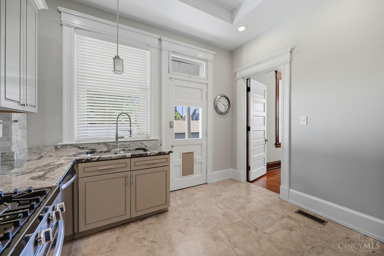 Norwood, Ohio, 45212, United States, 5 Bedrooms Bedrooms, ,5 BathroomsBathrooms,Residential,For Sale,1948609