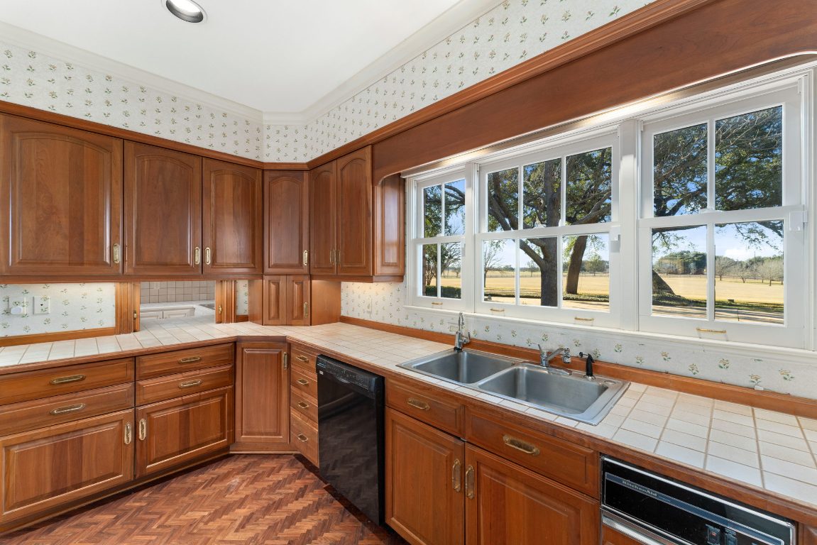 Belton, Texas, 76513, United States, 3 Bedrooms Bedrooms, ,5 BathroomsBathrooms,Residential,For Sale,1883238