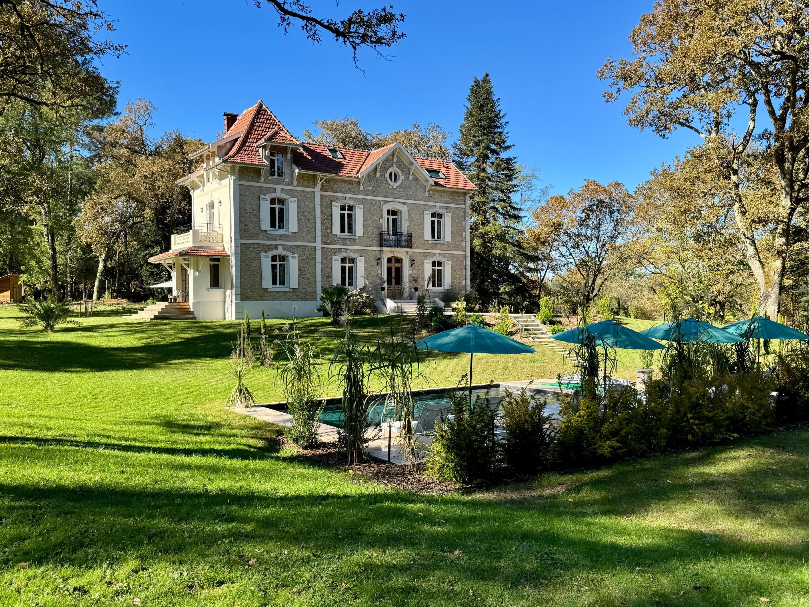 Fully Renovated Early 20th Century Manor House with Pool and Rooftop – 500 m² o… - 物件實景