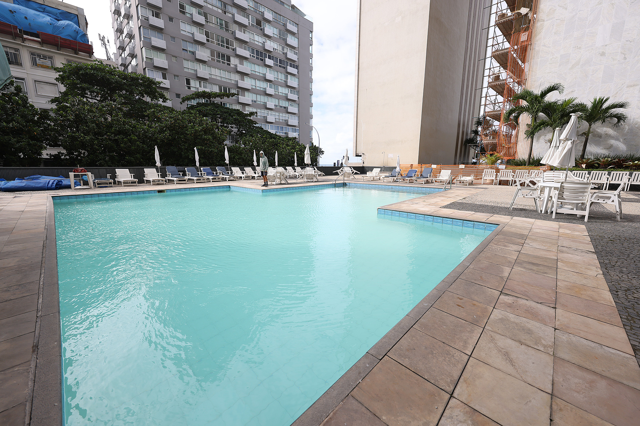  150 sqm apartment with side ocean views on Leblon’s beach block - 物件實景