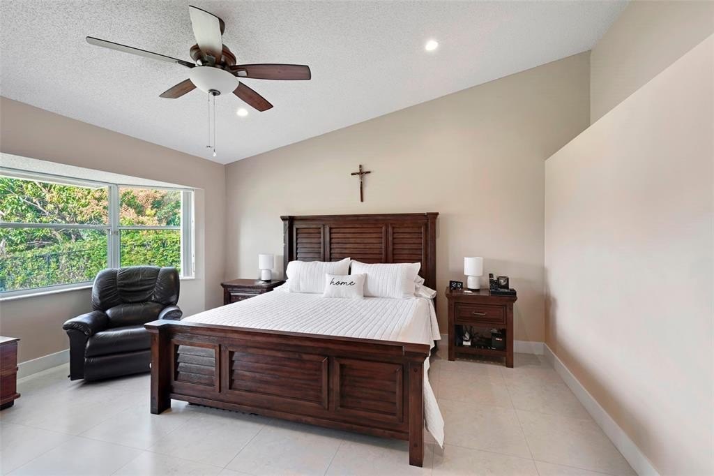 Davie, Florida, 33324, United States, 4 Bedrooms Bedrooms, ,3 BathroomsBathrooms,Residential,For Sale,1975060