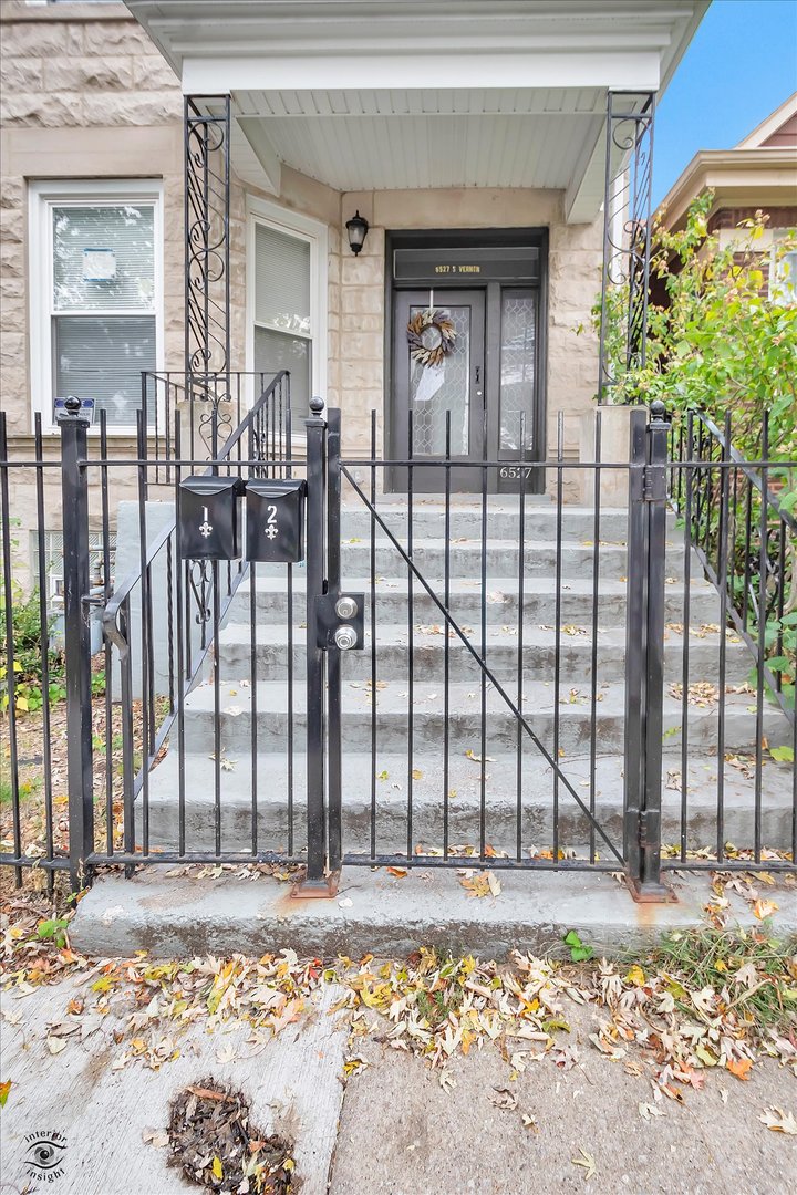 Chicago, Illinois, 60637, United States, 7 Bedrooms Bedrooms, ,3 BathroomsBathrooms,Residential,For Sale,1915108
