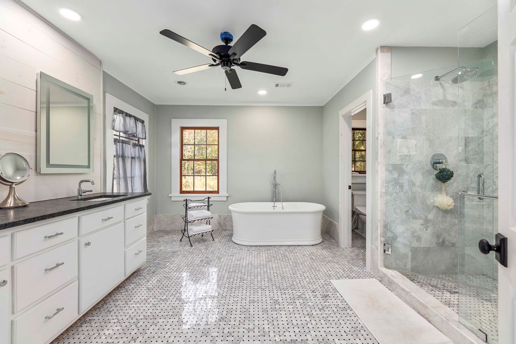 Waverly Hall, Georgia, 31831, United States, 5 Bedrooms Bedrooms, ,4 BathroomsBathrooms,Residential,For Sale,1987749