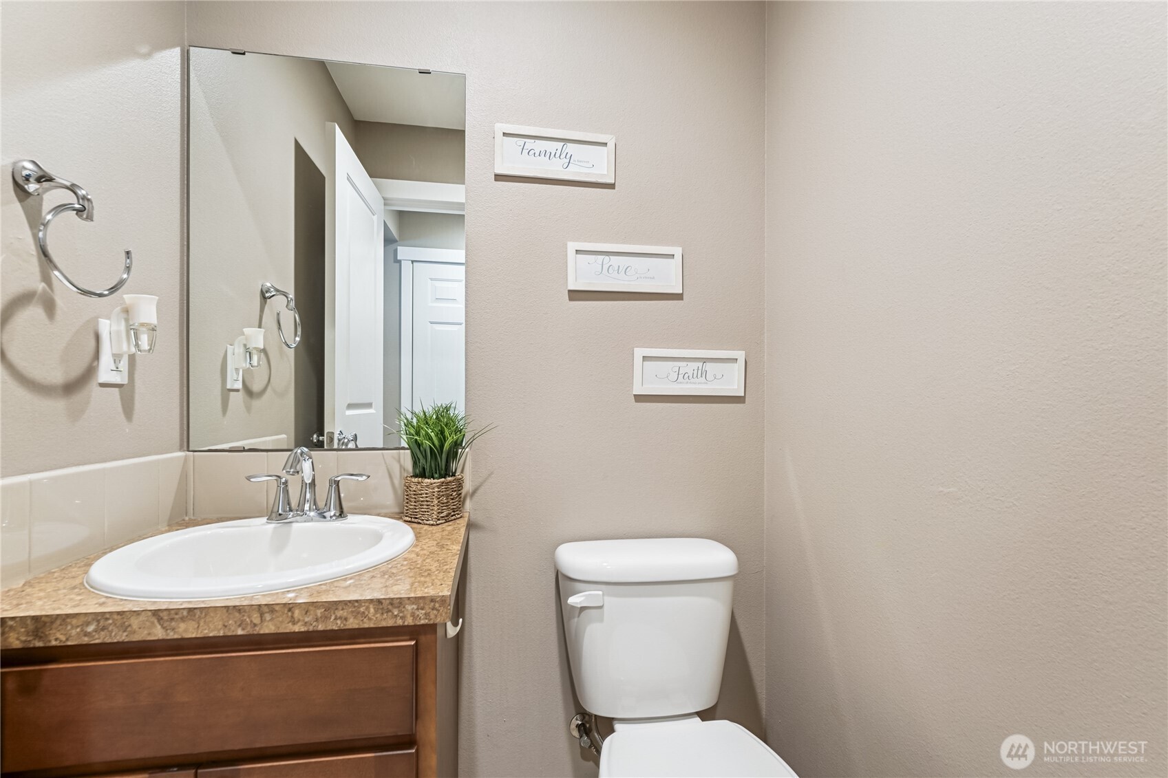 Seabeck, Washington, 98380, United States, 4 Bedrooms Bedrooms, ,3 BathroomsBathrooms,Residential,For Sale,1907301