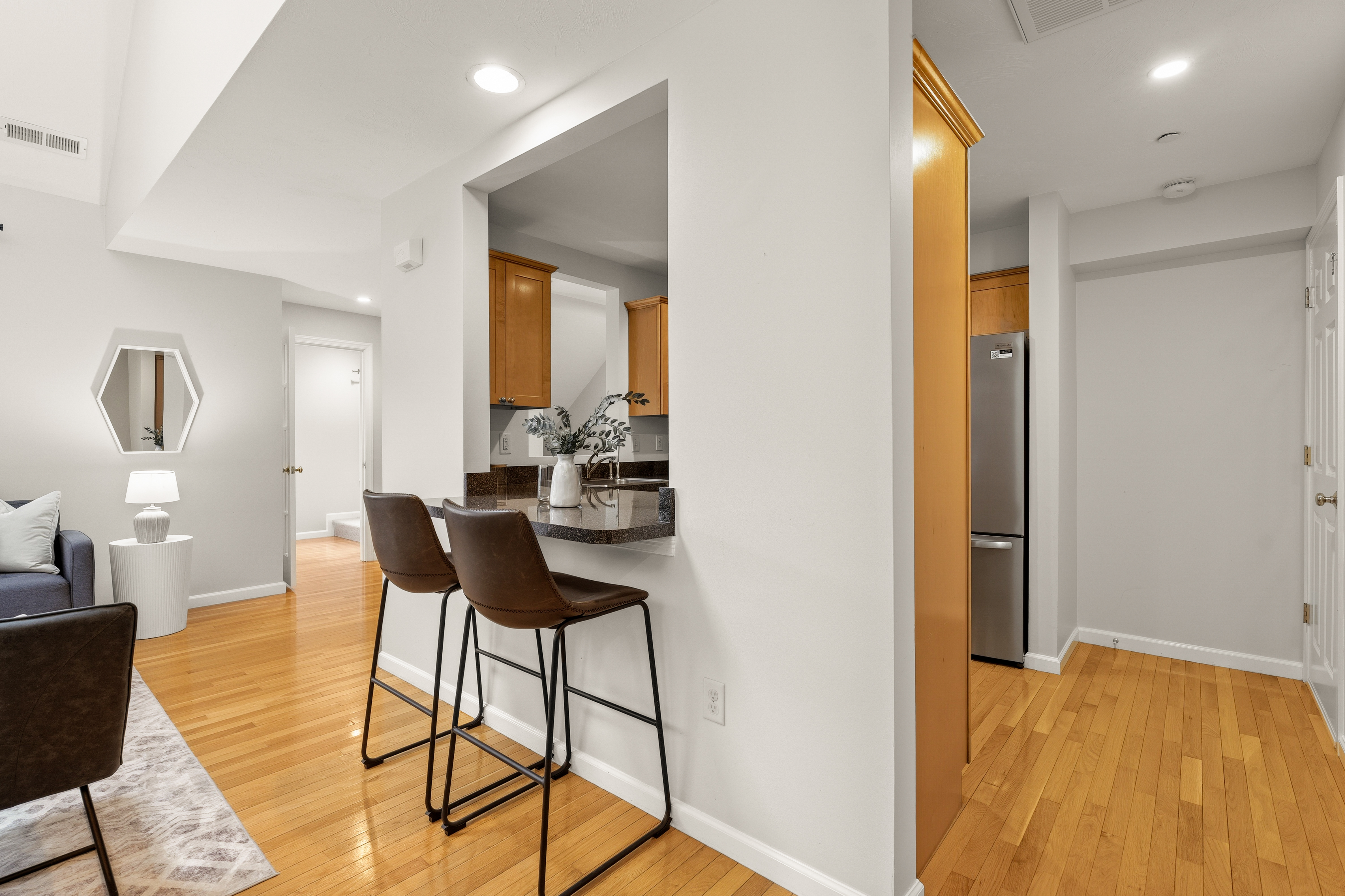  11 Russell Place, unit 11, Arlington, MA, 02474 - 物件實景