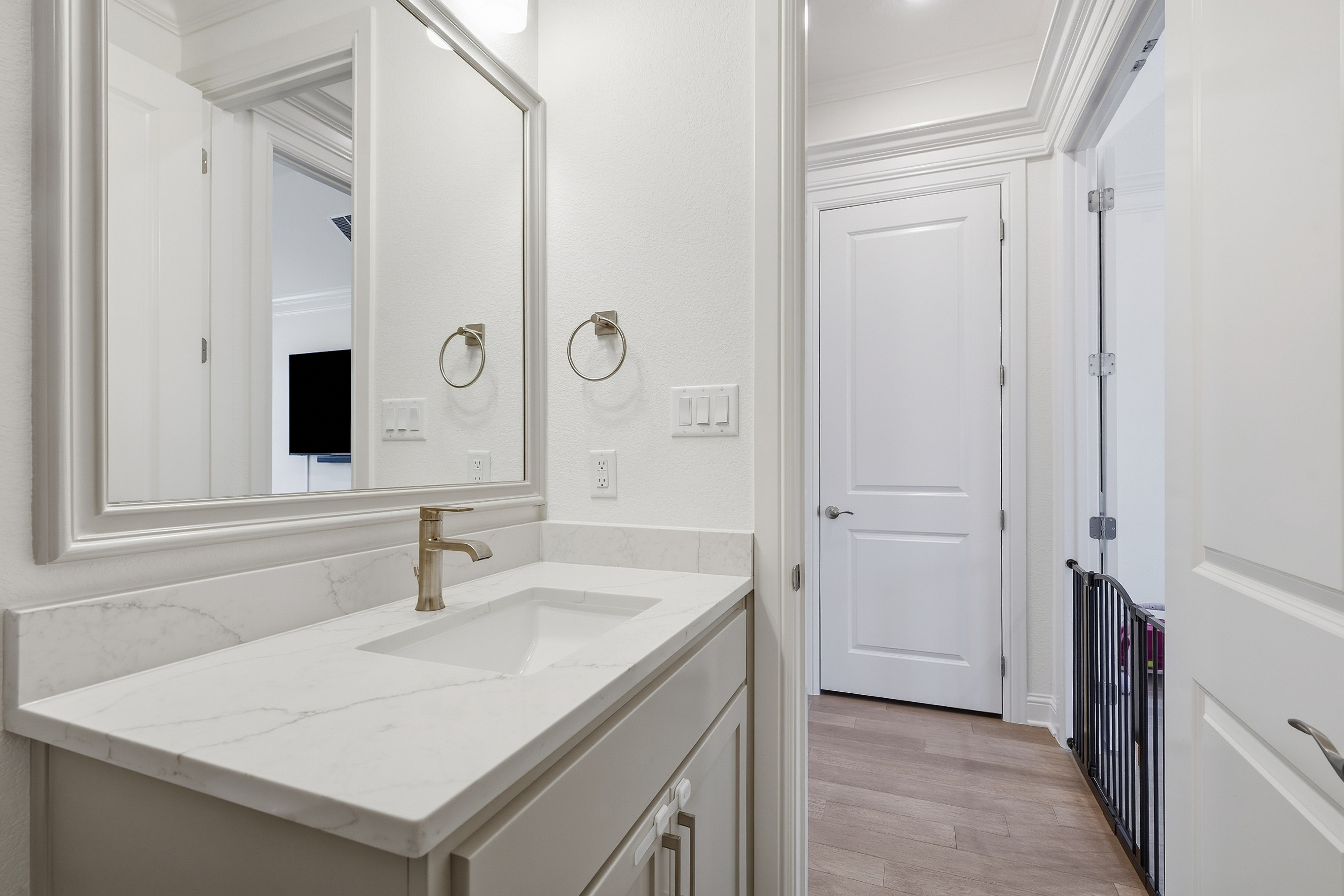  Light Filled Luxury in Panther Creek Estates - 物件實景