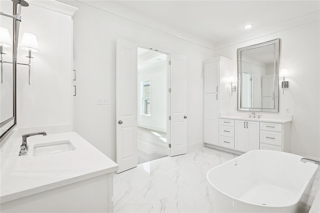 Covington, Louisiana, 70433, United States, 4 Bedrooms Bedrooms, ,3 BathroomsBathrooms,Residential,For Sale,1989421