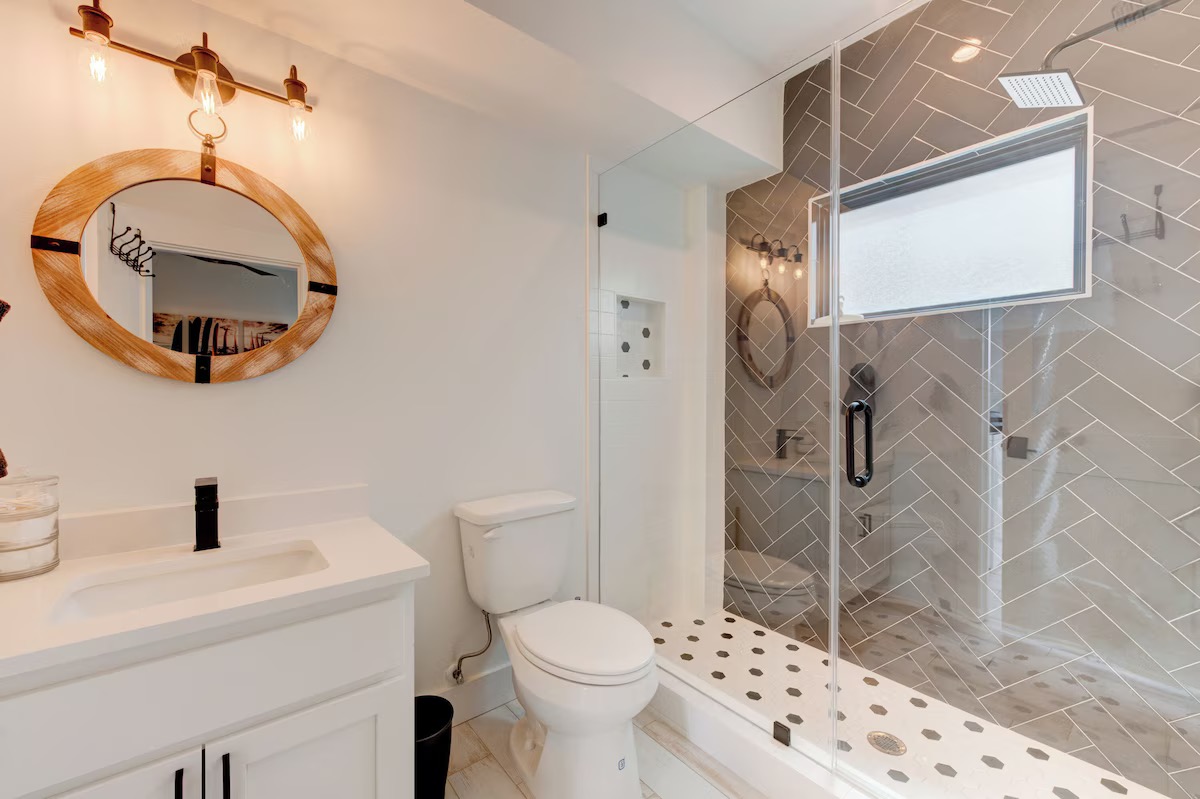 Port Aransas, Texas, 78373, United States, 5 Bedrooms Bedrooms, ,4 BathroomsBathrooms,Residential,For Sale,1982131