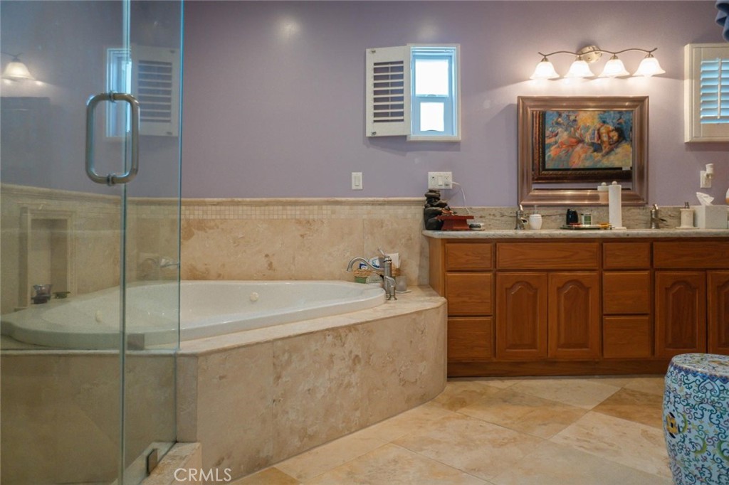 Los Angeles, California, 90008, United States, 3 Bedrooms Bedrooms, ,3 BathroomsBathrooms,Residential,For Sale,2011148