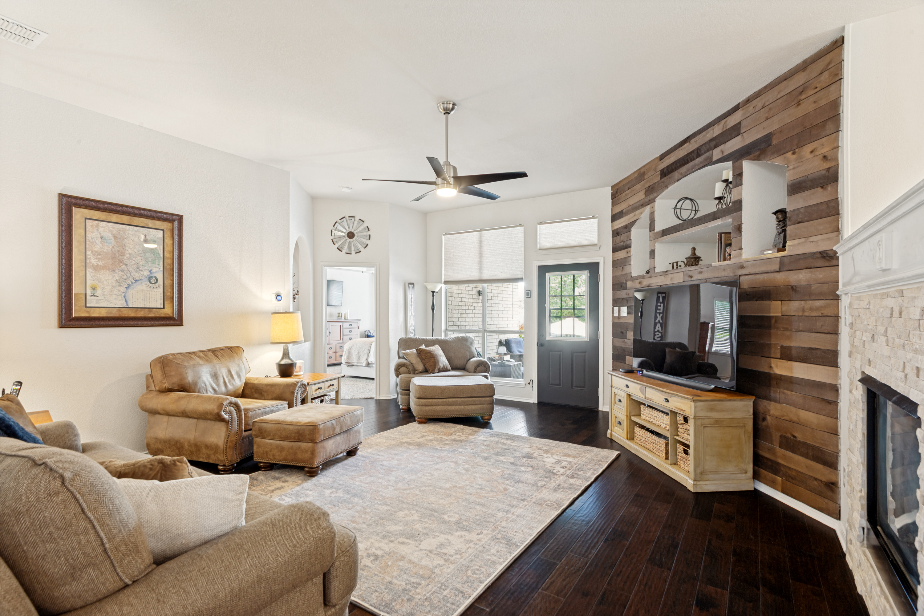  729 Big Horn Trail, Crowley, TX, 76036 - 物件實景